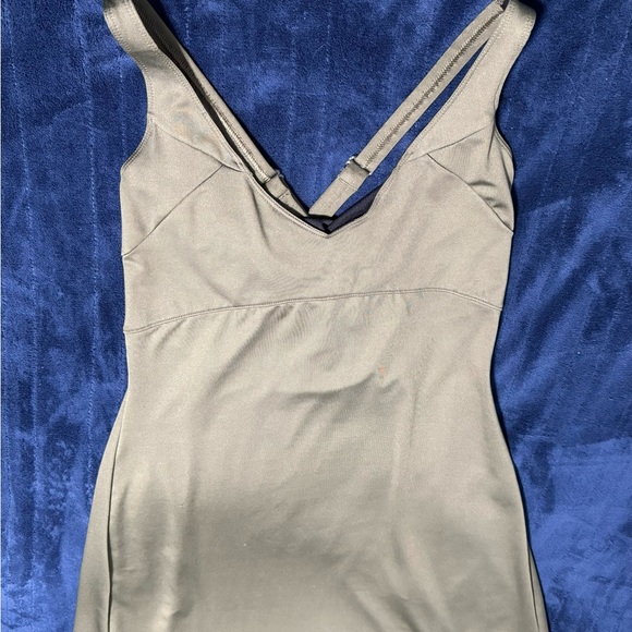 Columbia Olive Green Omni Wick Dress Bra Built In Activewear Sports Medium - Picture 5 of 5